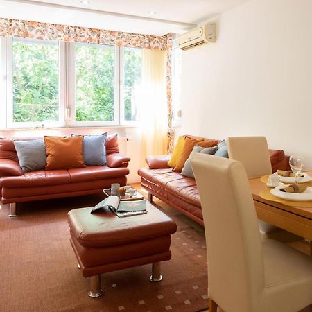 2Bdr Apartment With Balcony Near Maksimir Zagreb Exterior foto