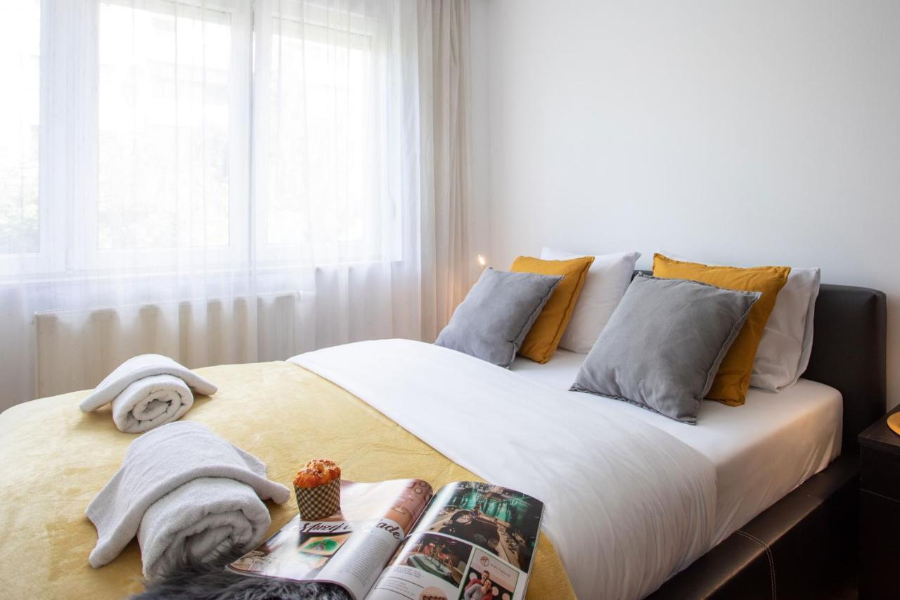 2Bdr Apartment With Balcony Near Maksimir Zagreb Exterior foto