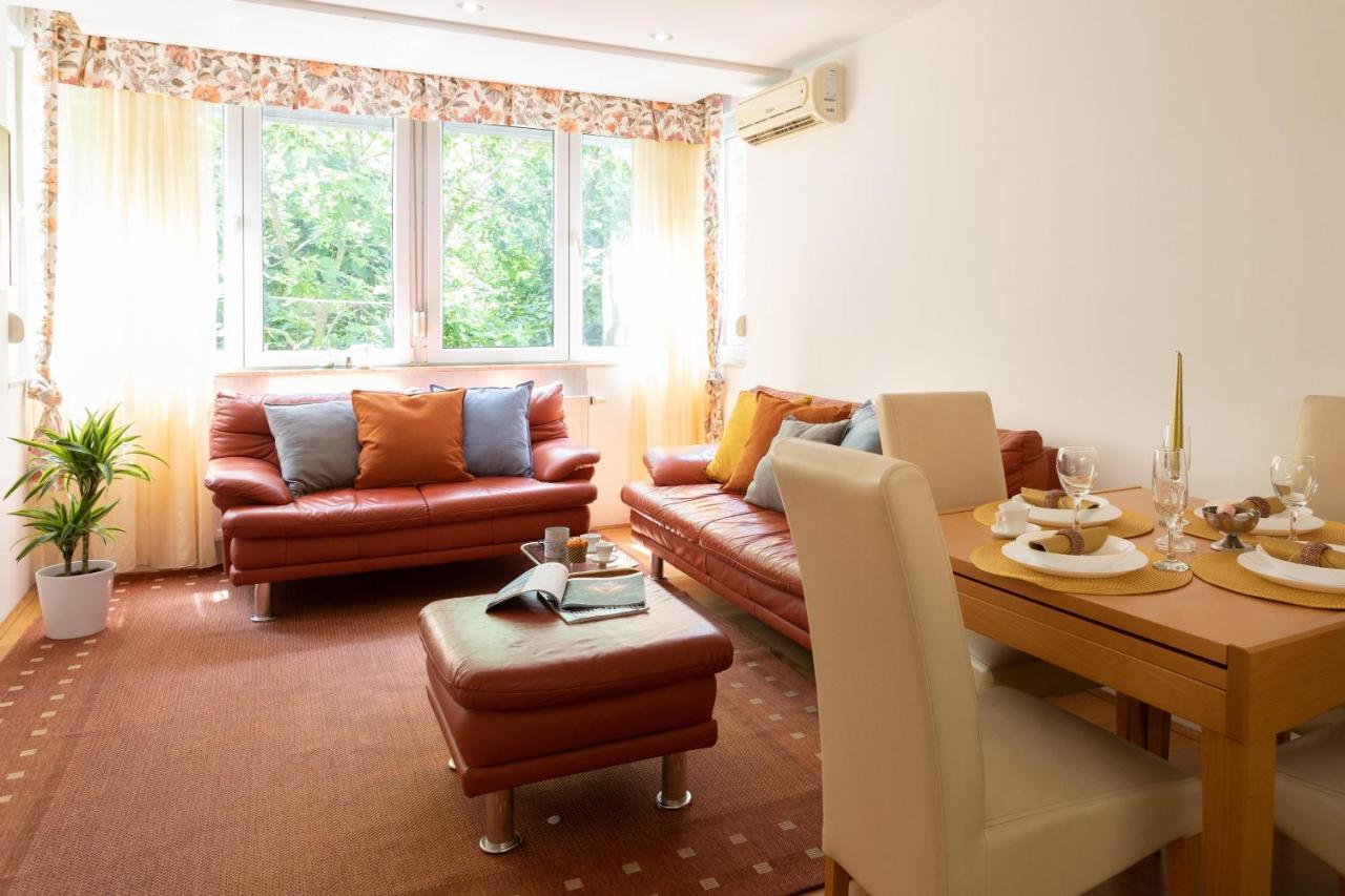 2Bdr Apartment With Balcony Near Maksimir Zagreb Exterior foto